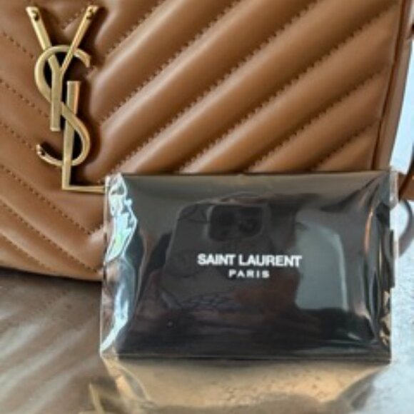 YSL - Yves Saint Laurent - Lou Camera Bag in Quilted Leather - Picture 8 of 12